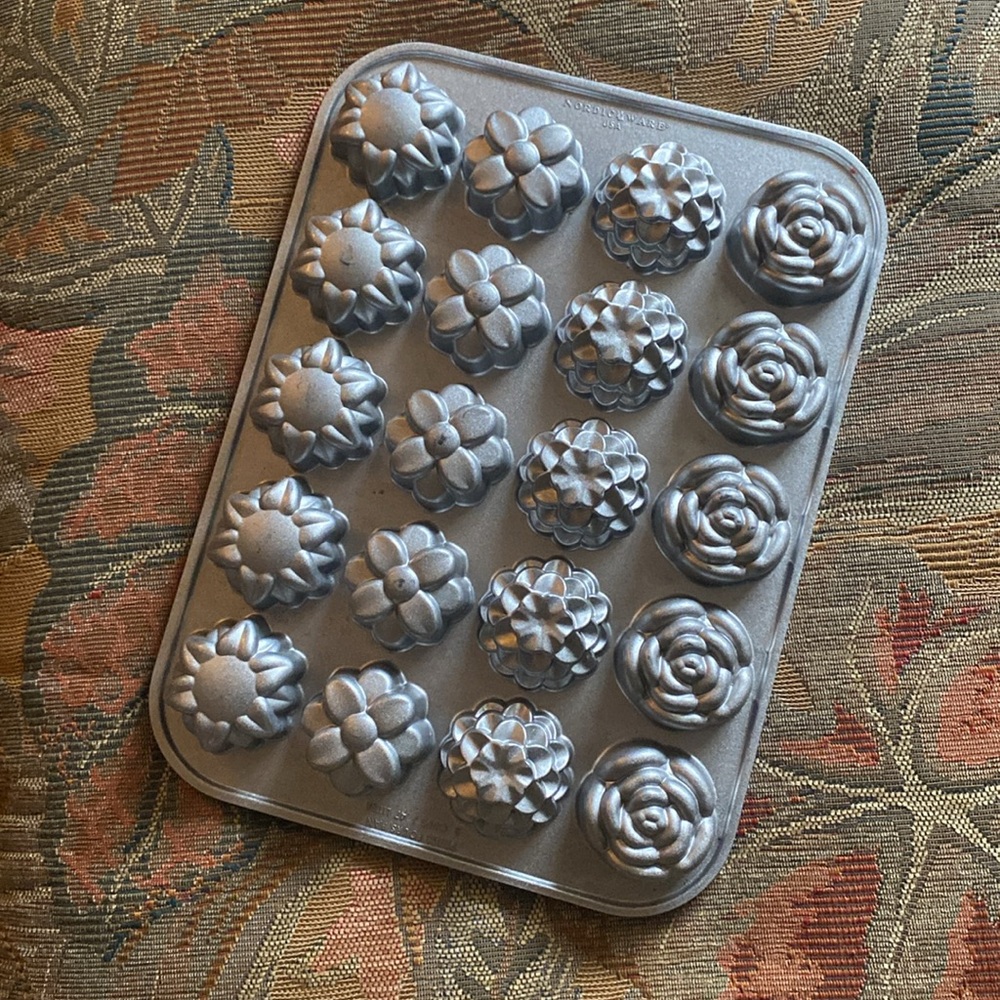Petit Fours Pan